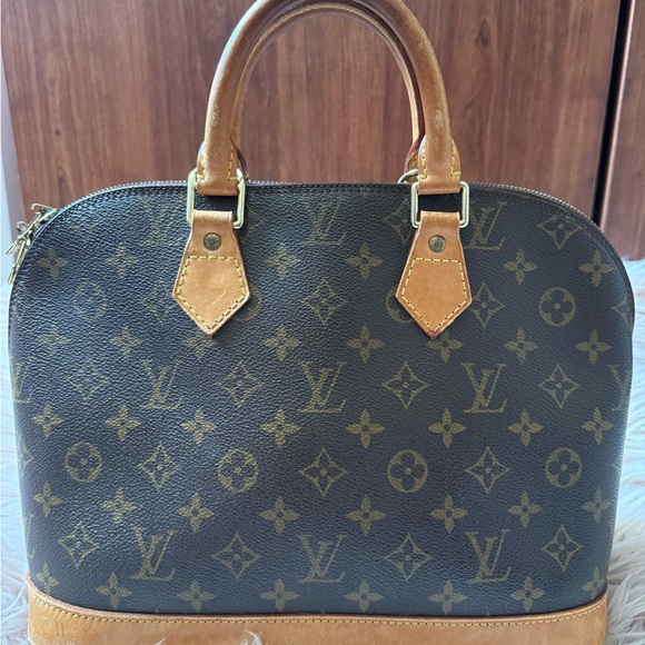 ๐ฏ % Authentic Louis Vuitton LV Hand Bag Alma Brown Monogram bag - Picture 3 of 16